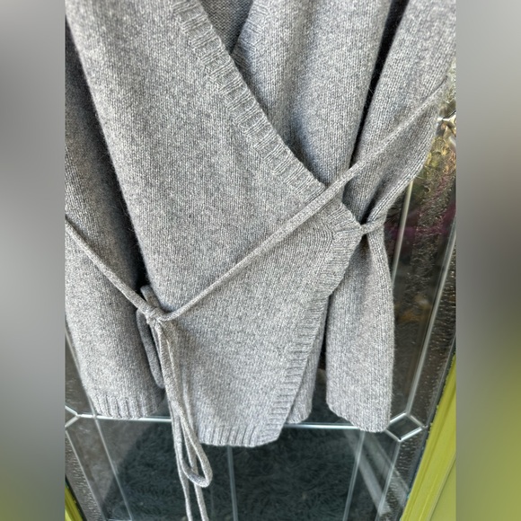 Loft Size Medium Grey Wool Cashmere Blend Business Casual Wrap Sleeveless Top - Picture 4 of 5